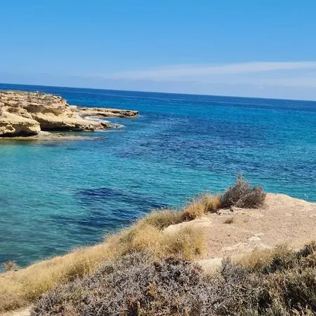 Проживание в семье La Guarida Rustica Del Zorro