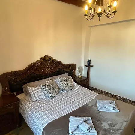 La Guarida Rustica Del Zorro Проживание в семье Jijona
